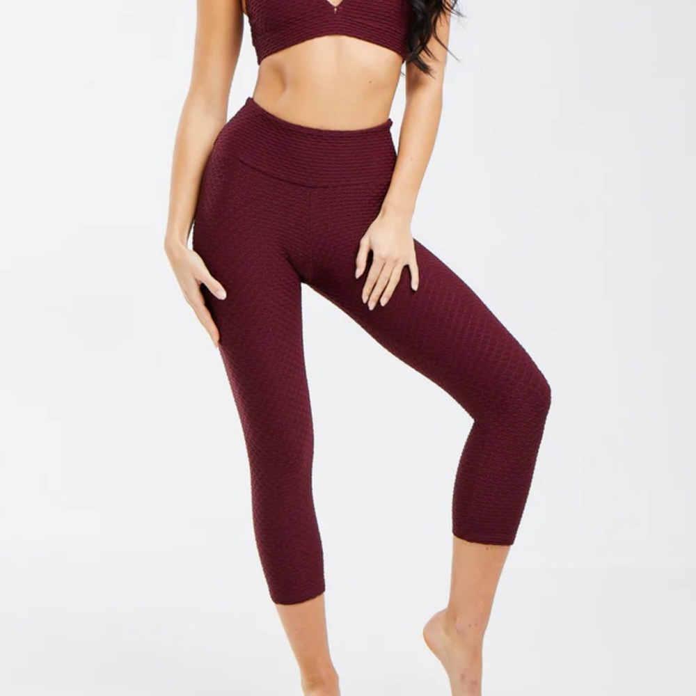 Booty by Brabants Merlot Croco Skin Cropped Leggings